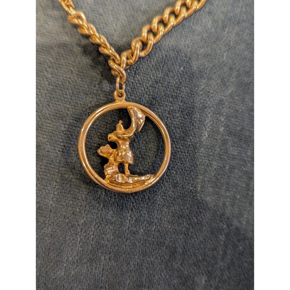Vintage Gold Tone Scottish Bagpiper Round Cutout Charm Bracelet Foldover Clasp